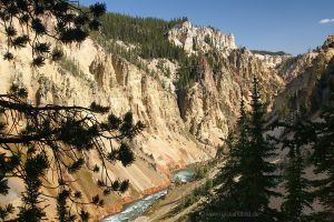 Grand-Canyon-of-the-Yellowstone-2